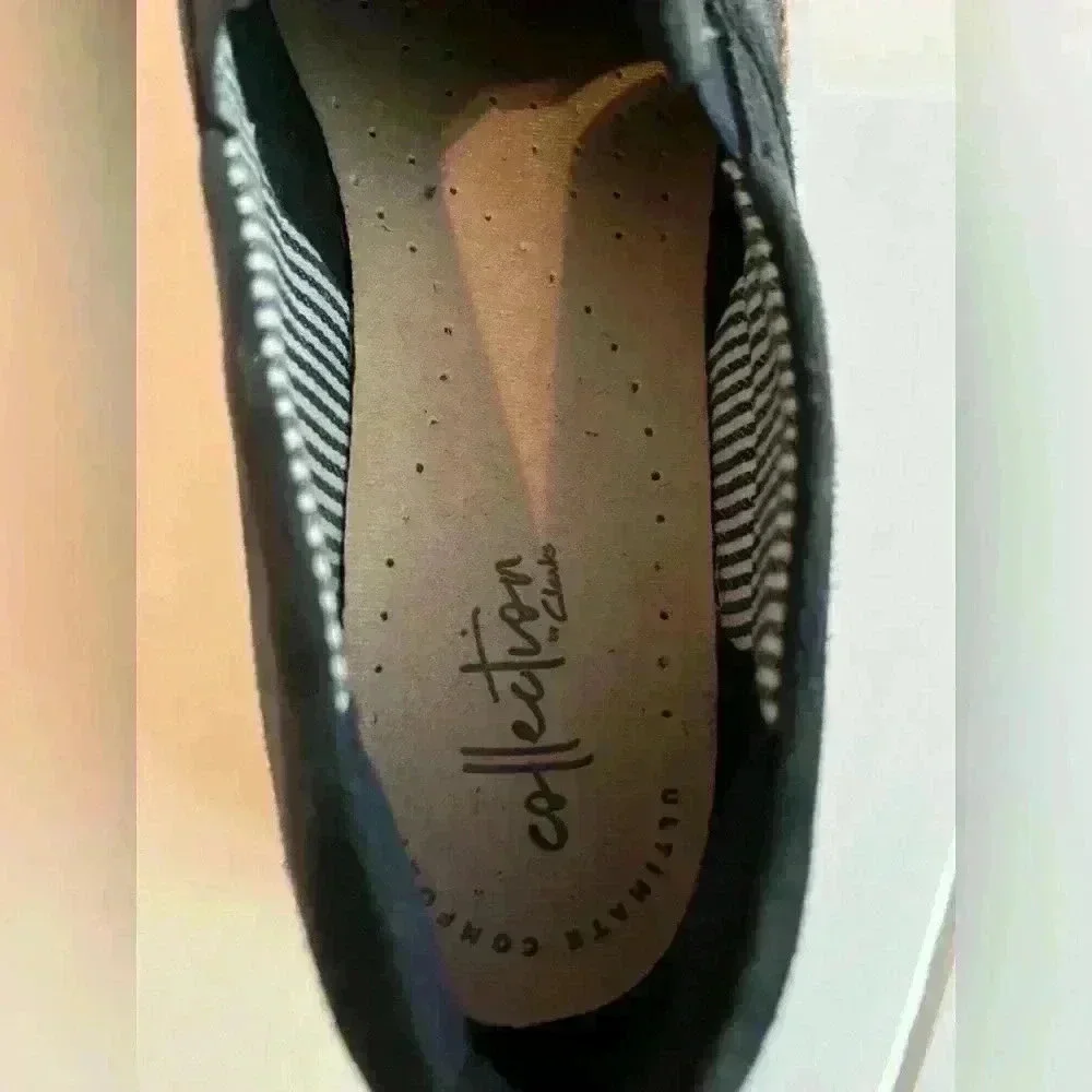 Clarks Marie Pearl Navy Nubuck Slip On Leather Loafers size 6.5M